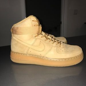 NIKE AIR FORCE ONE'S FLAX SIZE 6